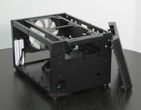 Корпус Fractal Design Core 500 рассчитан на платы типоразмера mini-ITX
