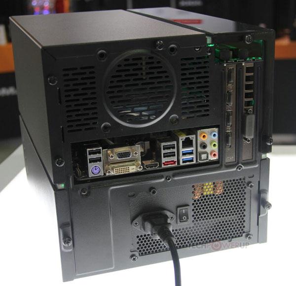 Отсек для 3D-карты в корпусе DeepCool GamerStorm Cube изготовлен из тонированного пластика