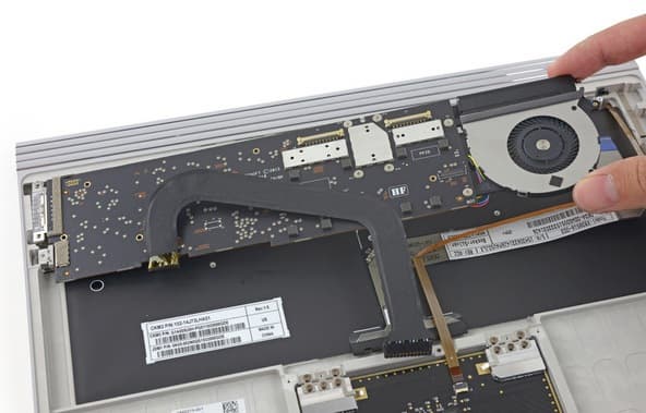 Ноутбук Microsoft Surface Book заработал у iFixit всего один балл
