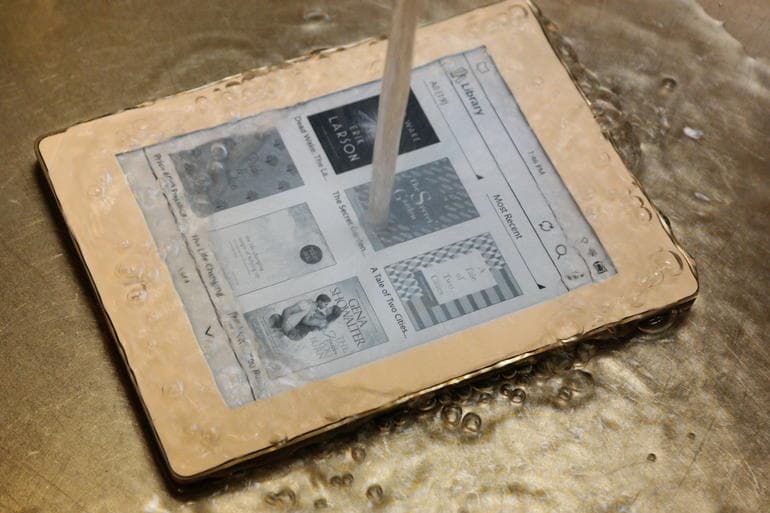 Nook GlowLight Plus защищена от пыли и влаги в соответствии со стандартом IP67