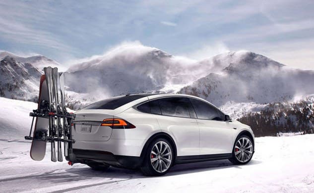 Tesla не стесняется называть Tesla Model X самым безопасным автомобилем в мире