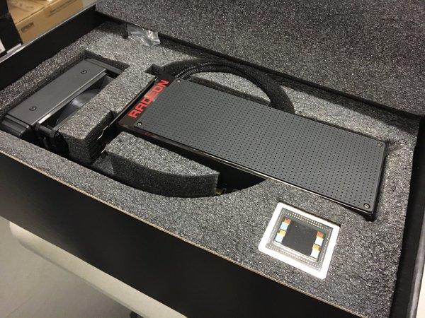 AMD кладёт в коробку с видеокартой Radeon Pro Duo лишний GPU Fiji
