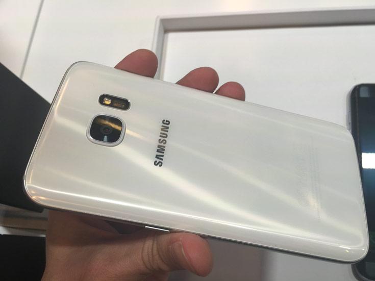 Представлены смартфоны Samsung Galaxy S7 и Galaxy S7 edge