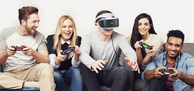 При просмотре контента HDR с консоли PS4 от неё придётся отключать гарнитуру PSVR