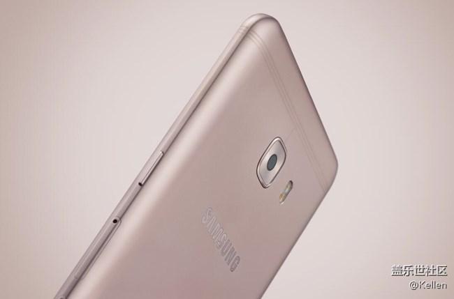 Смартфоны Samsung Galaxy C9 и C9 Pro выглядят интересно за счёт новых пластиковых вставок