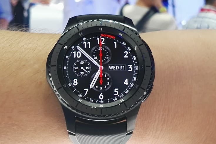 Часы Samsung Gear S3 доступны в двух версиях, но обе очень крупные