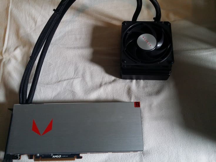 Radeon Vega 64 Liquid Cooled Edition разобрали и запечатлели внутреннее строение
