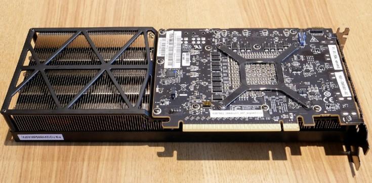 Radeon RX Vega 56 могла бы получить СО с тремя вентиляторами