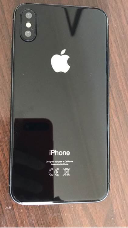 Опубликованы качественные фотографии iPhone 8 и чехлов для смартфона