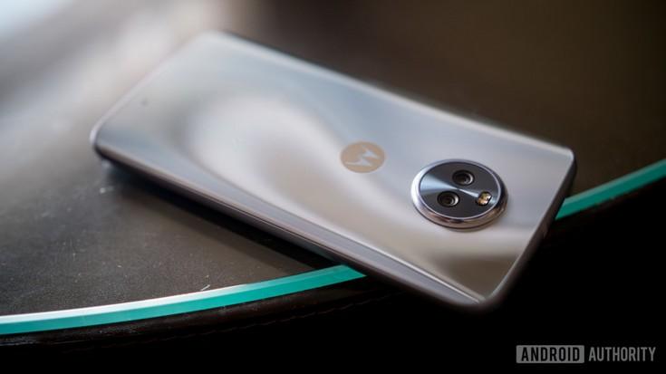 Moto X4 представлен официально