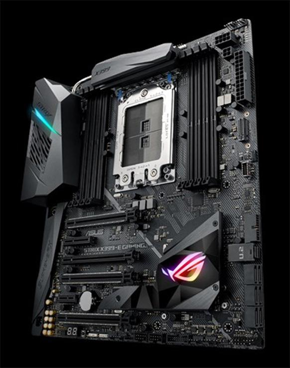 Плата Asus ROG Strix X399-E оснащена четырьмя слотами PCIe 3.0 x16, одним слотом PCIe 4x и одним слотом PCIe 1x