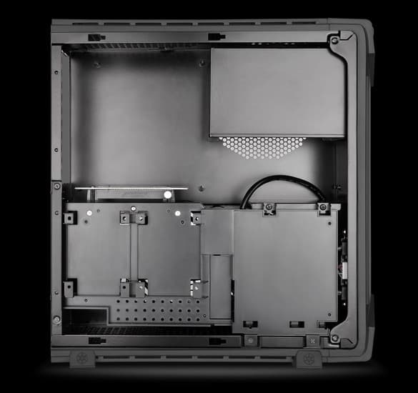 Корпус SilverStone Raven RVZ03 для малогабаритных ПК вмещает четыре накопителя типоразмера 2,5 дюйма