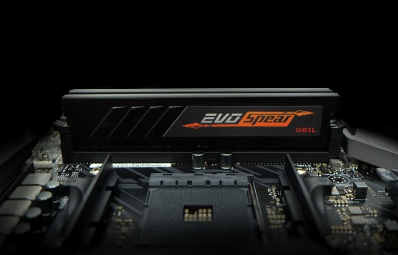 У модулей GEIL Evo Spear нет светодиодной подсветки