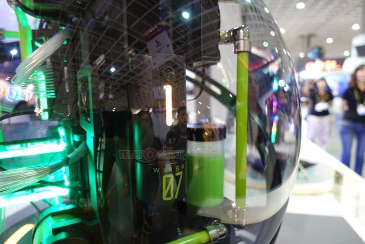 Корпус In Win WinBot рассчитан на полноразмерные комплектующие