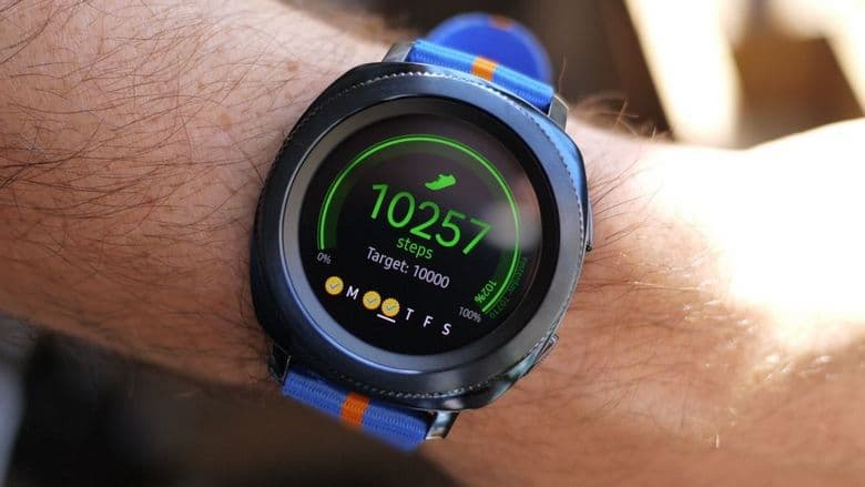 Samsung назвала цены на Gear Sport и Gear IconX 2018