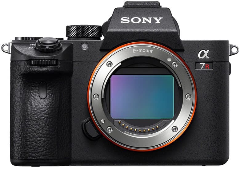 В камере Sony a7R III установлен полнокадровый датчик изображения типа BSI CMOS разрешением 42,4 Мп