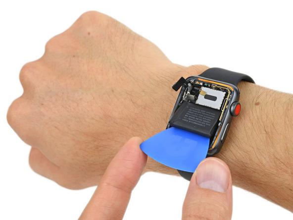 Apple Watch Series 3 LTE всё ещё показывают средний балл за ремонтопригодность