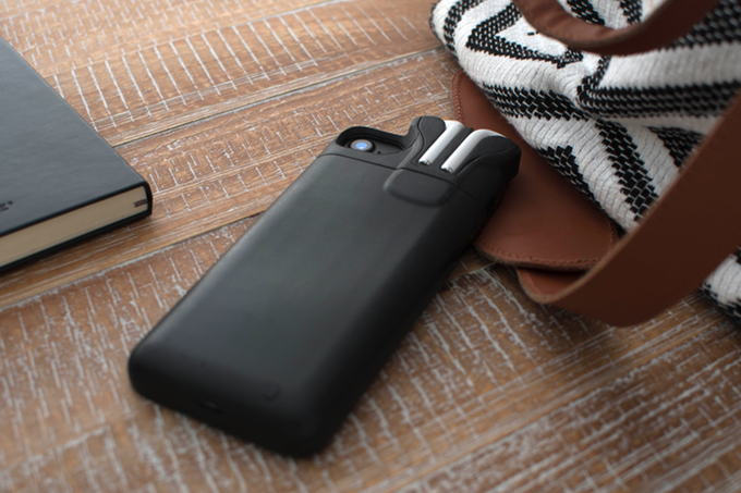 Чехол PodCase позволяет не думать о том, куда деть AirPods