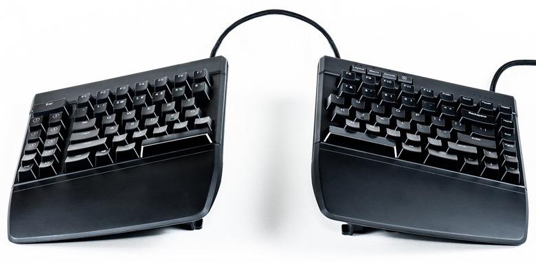 Клавиатура Kinesis Freestyle Edge выполнена в виде двух блоков
