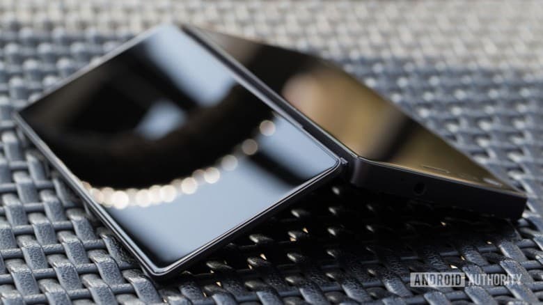 Смартфон ZTE Axon M должны представить 17 октября