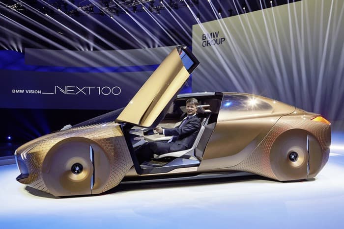 BMW обещает 12 моделей электромобилей к 2025 году