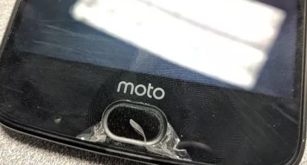 Дисплей ShatterShield в смартфонах Moto может начать расслаиваться