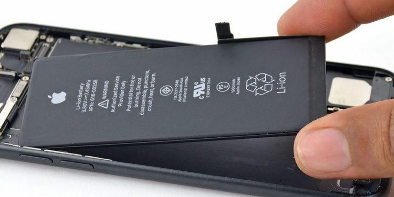 Apple думает над компенсациями для тех, кто менял аккумулятор в iPhone по полной цене