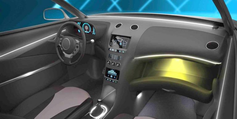 Согласно новым данным, Mercedes-Benz будет использовать гибкие панели OLED, начиная с первого полугодия 2020 года