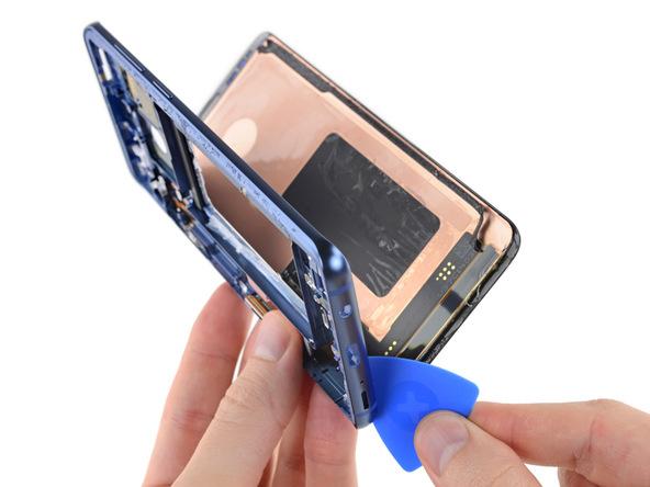 Специалисты iFixit поставили смартфону Samsung Galaxy S9+ четыре балла за ремонтопригодность