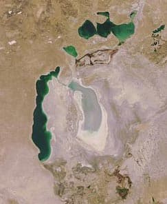 Съемка со спутника, Аральское море фотография сделана 5 октября 2008 года