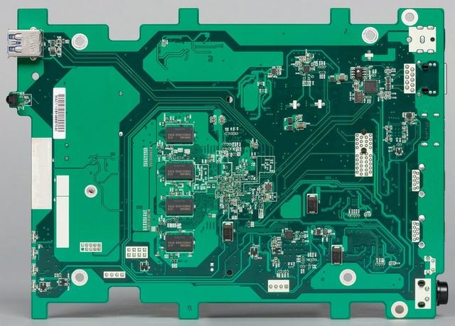 Конструкция накопителя Asustor AS3202T Конструкция накопителя Asustor AS3202T