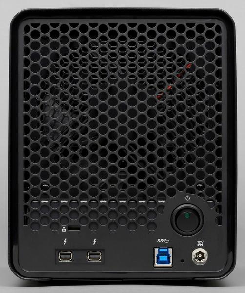 Внешний вид накопителя Drobo 5D Внешний вид накопителя Drobo 5D