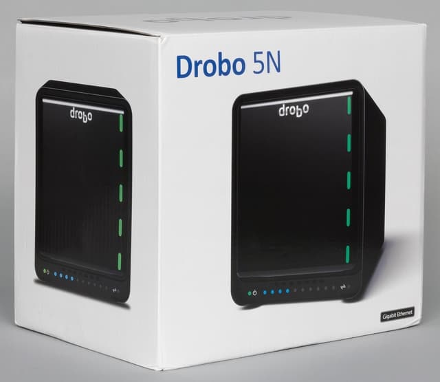Упаковка накопителя Drobo 5N Упаковка накопителя Drobo 5N