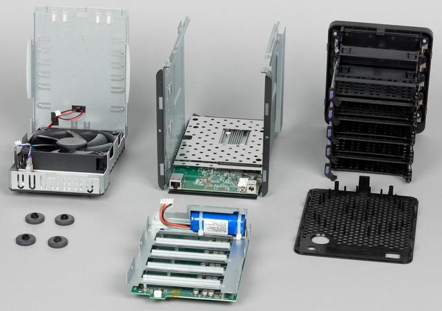 Конструкция накопителя Drobo 5N Конструкция накопителя Drobo 5N