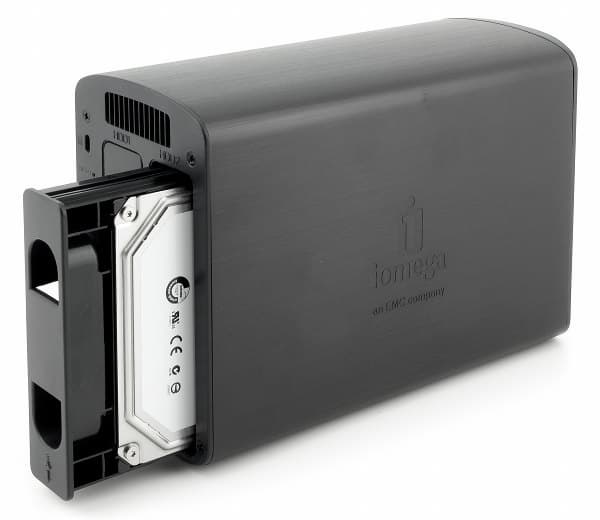 Установка дисков в Iomega StorCenter ix2-200 Cloud Edition Установка дисков в Iomega StorCenter ix2-200 Cloud Edition