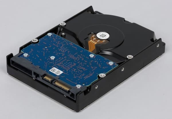 Внешний вид HGST Deskstar NAS Внешний вид HGST Deskstar NAS