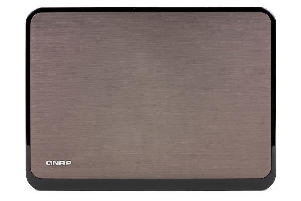 Внешний вид QNAP HS-210 Внешний вид QNAP HS-210