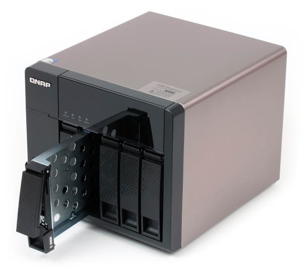Внешний вид QNAP TS-569L Внешний вид QNAP TS-569L