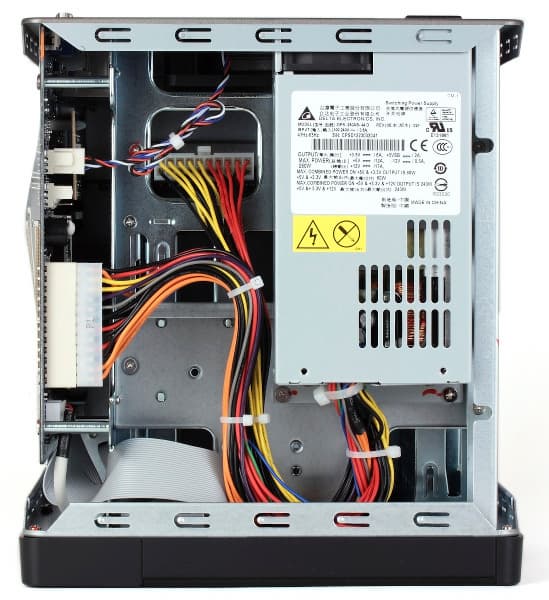 Конструкция QNAP TS-569L Конструкция QNAP TS-569L