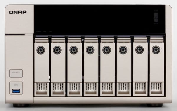 Внешний вид QNAP TVS-863+ Внешний вид QNAP TVS-863+