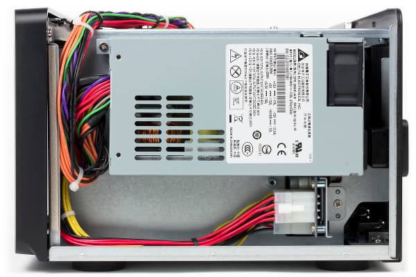 Конструкция Synology DS1513+ Конструкция Synology DS1513+