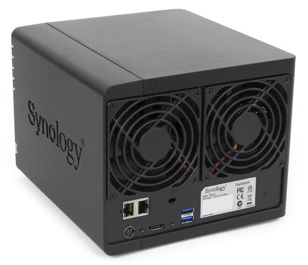 Внешний вид Synology DS415+ Внешний вид Synology DS415+