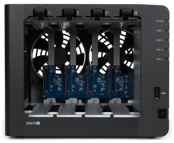 Внешний вид Synology DS415+ Внешний вид Synology DS415+
