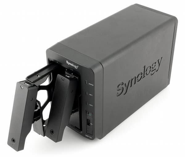 Сетевой накопитель Synology DS712+