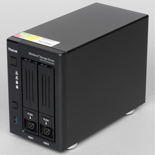 Внешний вид сетевого накопителя Thecus W2810Pro Внешний вид сетевого накопителя Thecus W2810Pro