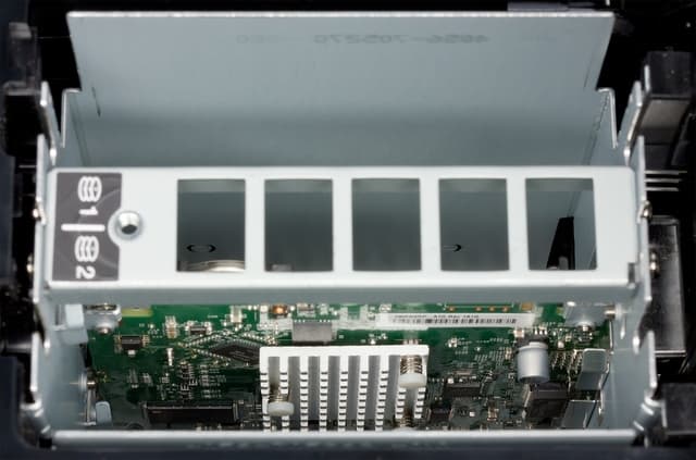 Конструкция сетевого накопителя WD My Cloud EX2 Ultra Конструкция сетевого накопителя WD My Cloud EX2 Ultra
