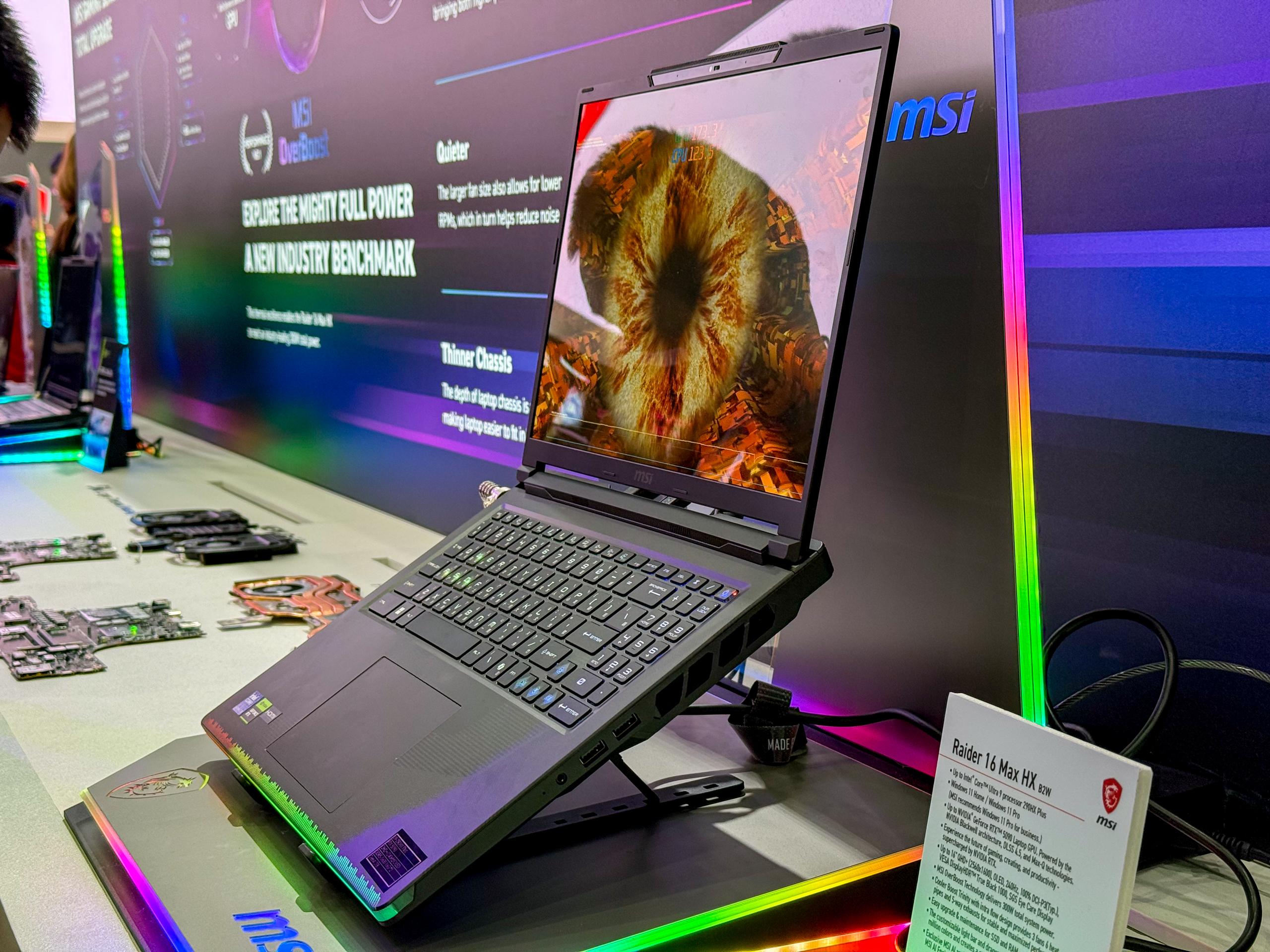 MSI Raider 16 Max HX